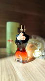 عطر ژان پل گوتیه لا بل 25میل زنانه از برندکالکشن عطری مطبوع شرقی وانیلی و شیرین مناسب فصل خنک