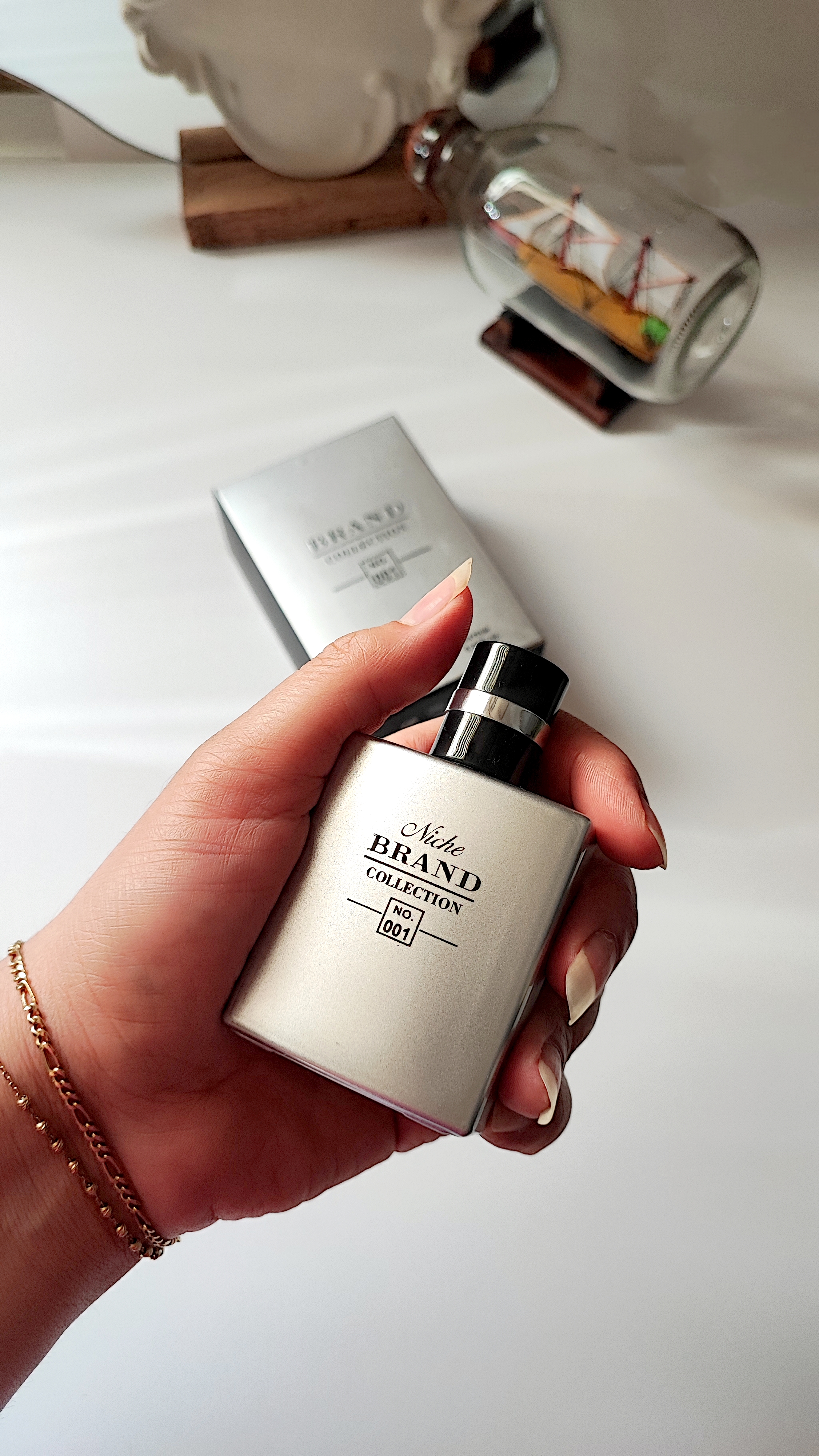 عطر مردانه شنل الور هوم حجم 25میل برندکالکشن طبع خنک و ادویه ای