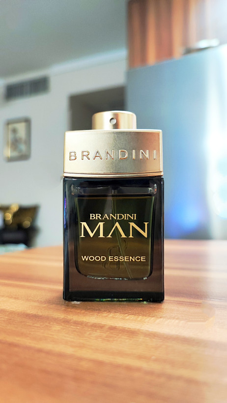 عطر مردانه بولگاری من وود اسنس حجم 33میل برندینی طبع خنک ،رایحه چوبی مرکباتی
