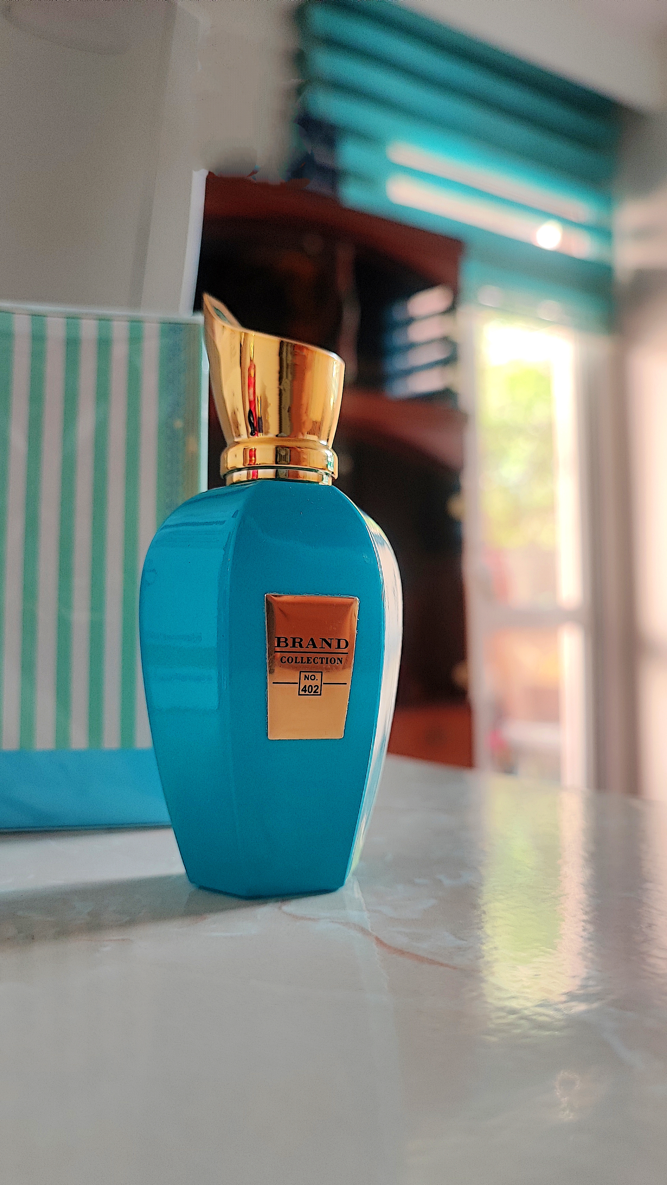 سوسپیرو ارباپورا حجم 25 میل برندکالکشن یک عطر یونیسکس خنک با رایحه شرقی گلی بسیاررررر خوشبو و هوس انگیز بیشتر مناسب خانمها