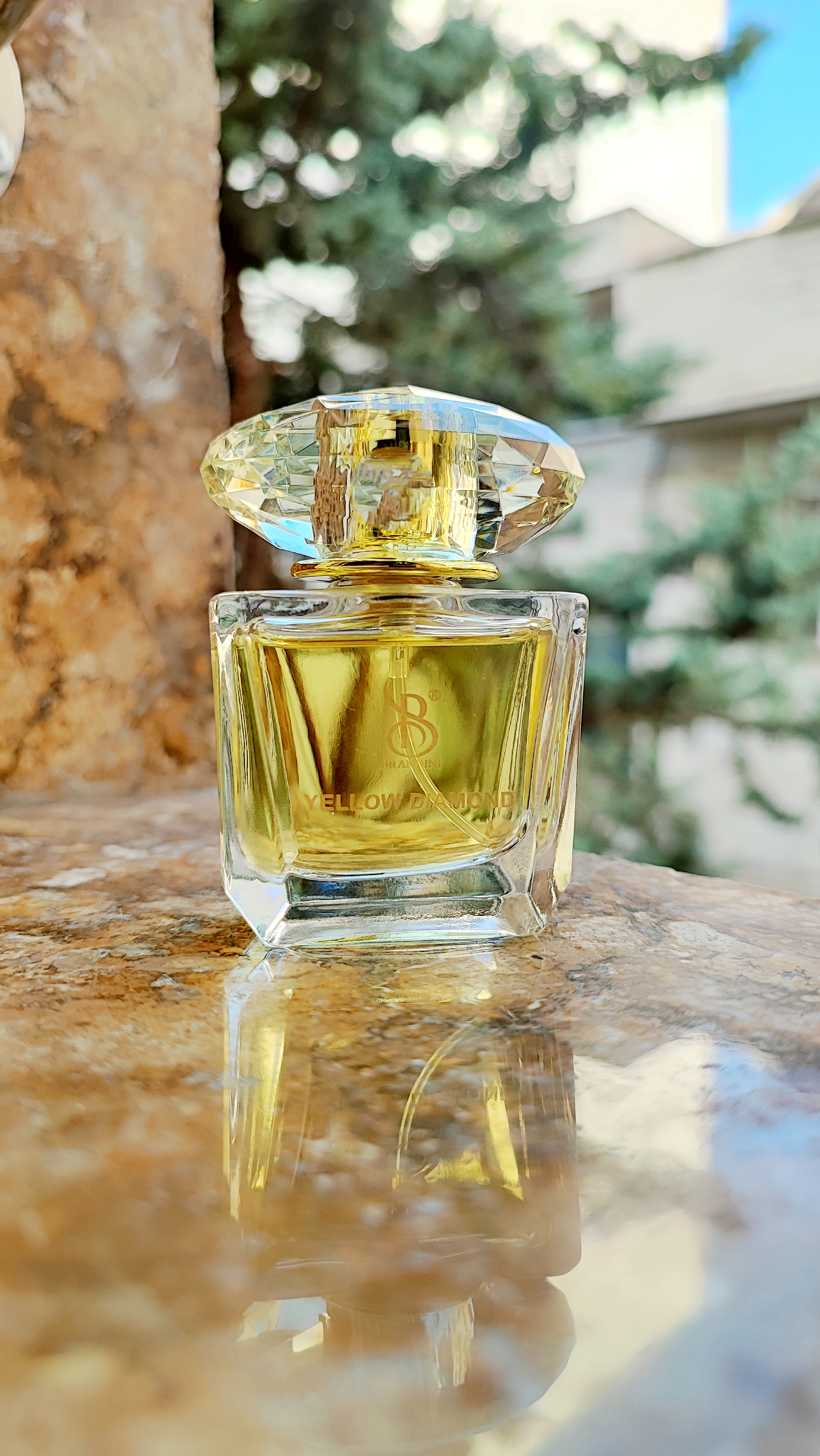 عطر زنانه ورساچه دایموند  حجم 33میل برندینی