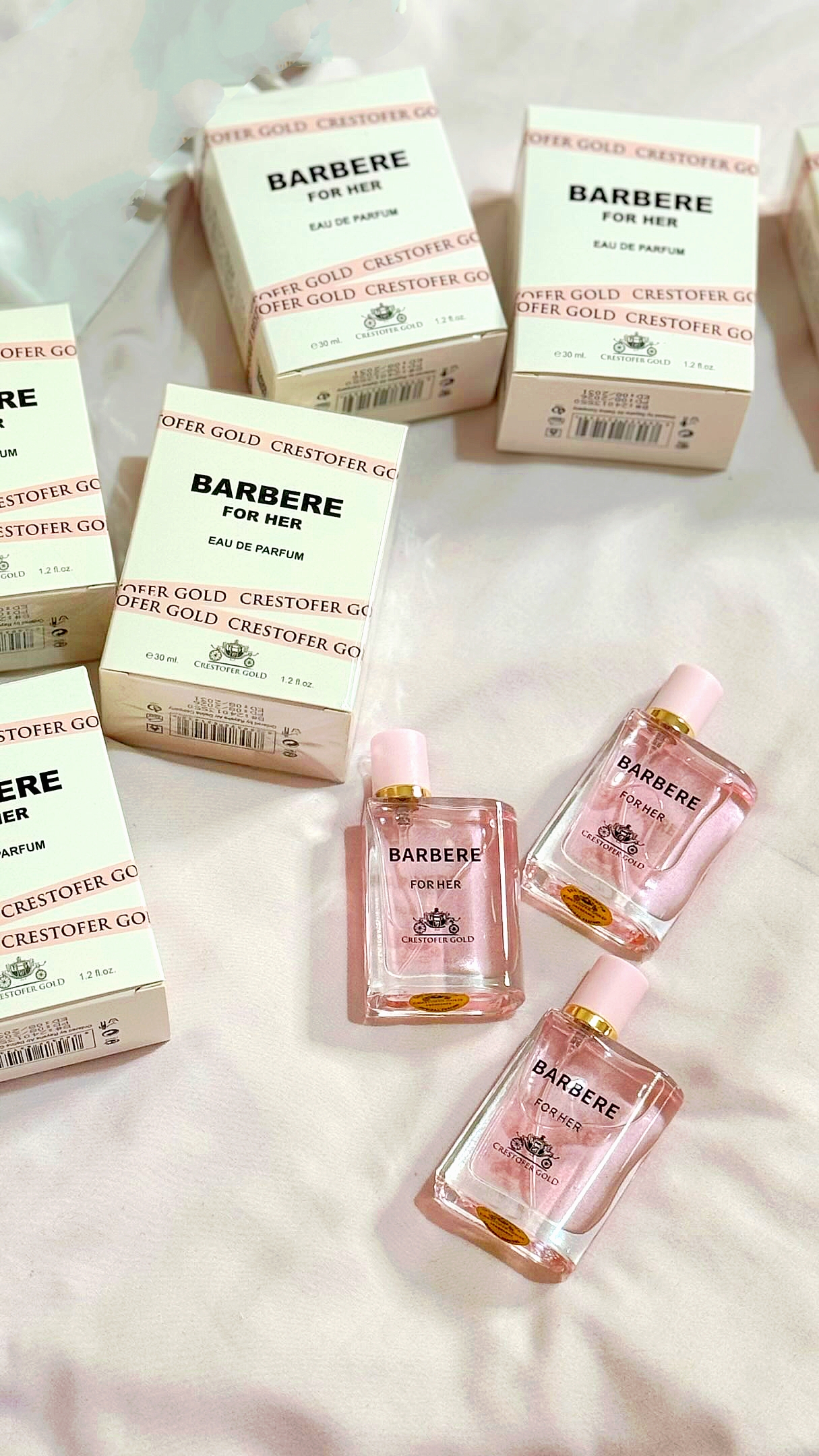 عطر باربری هر صورتی حجم 30 میل ،طبع معتدل و خنک رایحه گلی میوه ای از کمپانی کریستوفرگلد